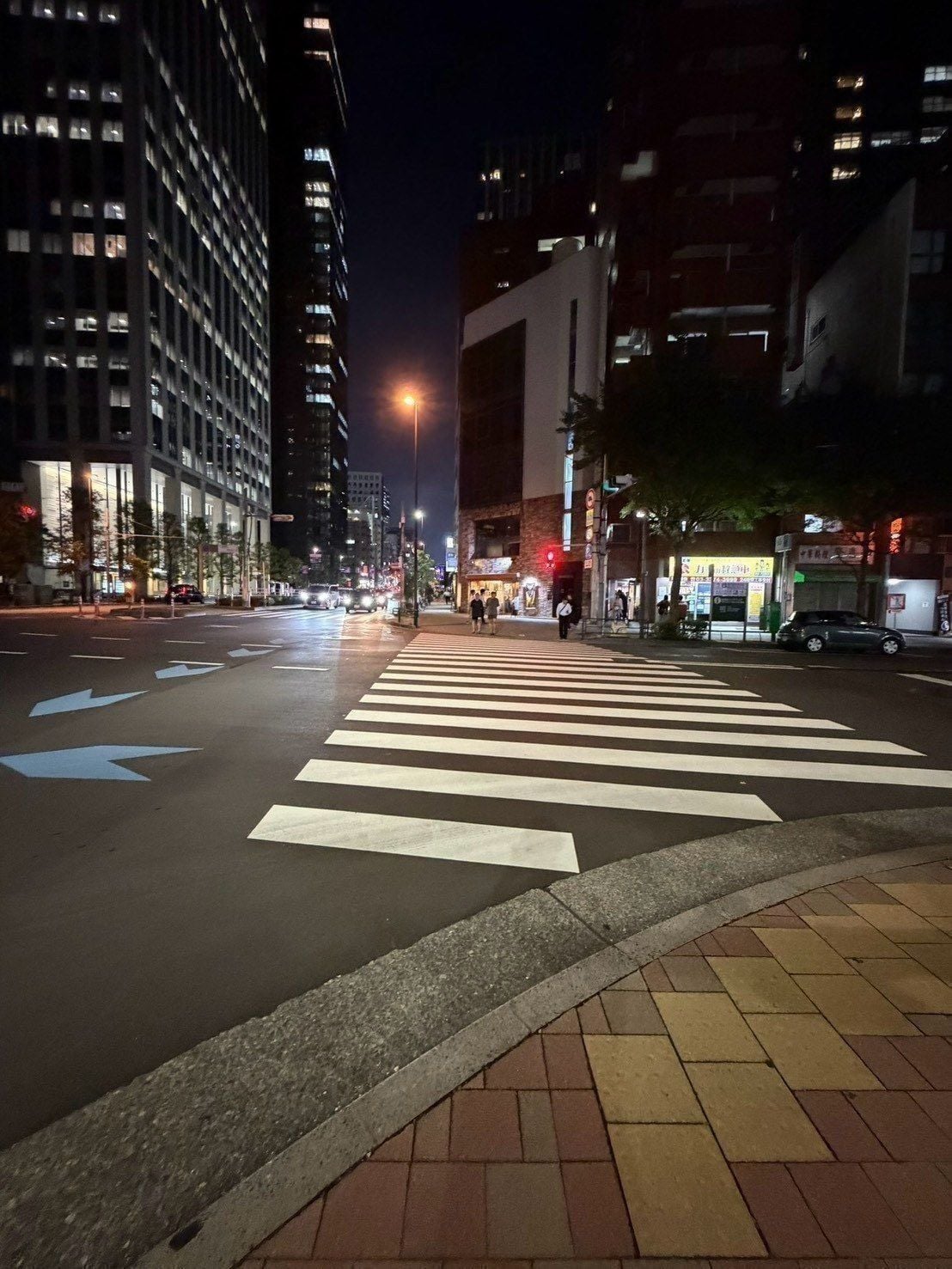 中野坂上駅を出てすぐの横断歩道