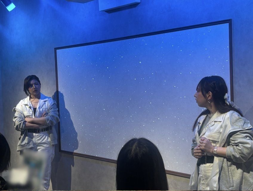 窓の外に見える星